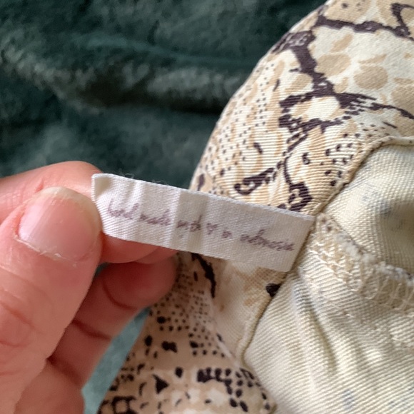 Spell Aloha Python shorts XS preowned - Picture 12 of 16